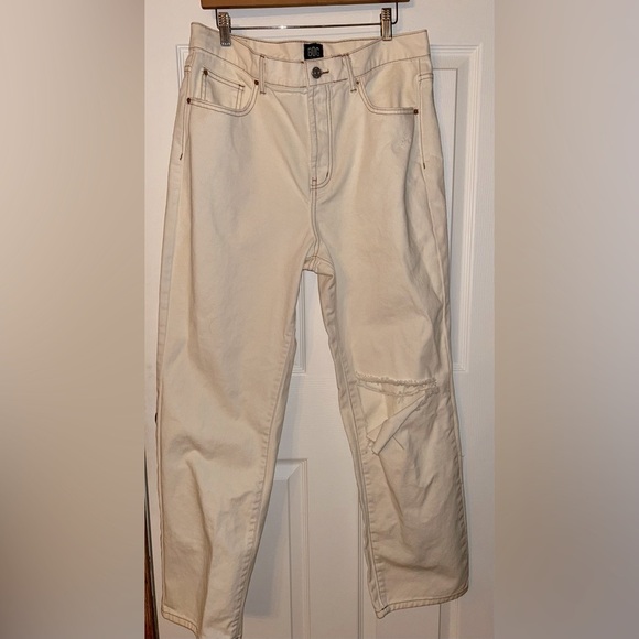 BDG Urban Outfitters Loose Straight Distressed Cream Denim Size 32 - Picture 1 of 3